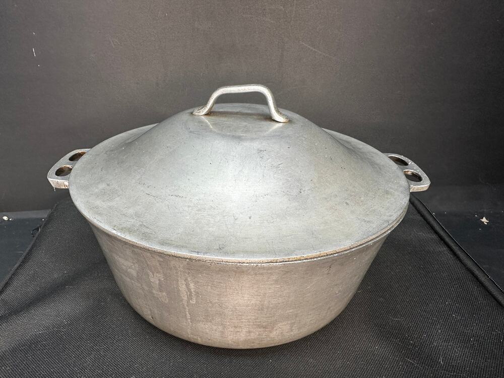 Super Maid Aluminum Dutch Oven Stockpot with LidVintage 9” stockpot